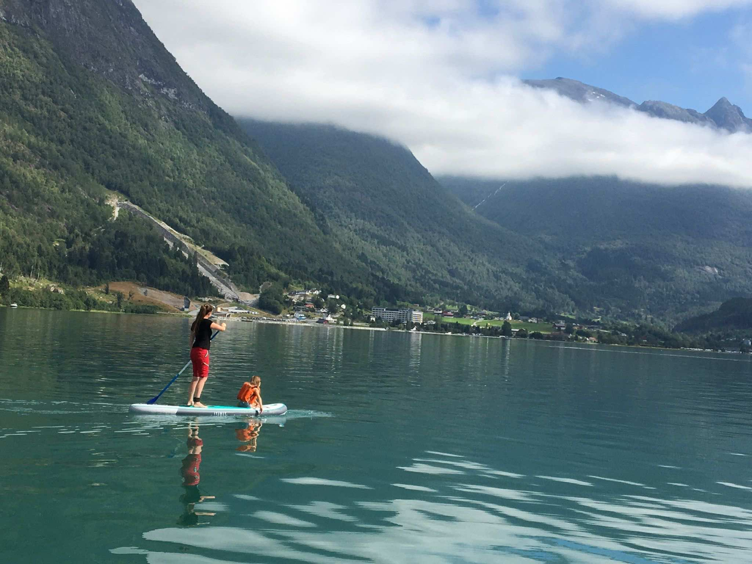 Požičovňa paddle boardov, vybavenia na rybačku, pomoc s plánovaním výletov arctic surfing. Aj to ponúka Nórsko.